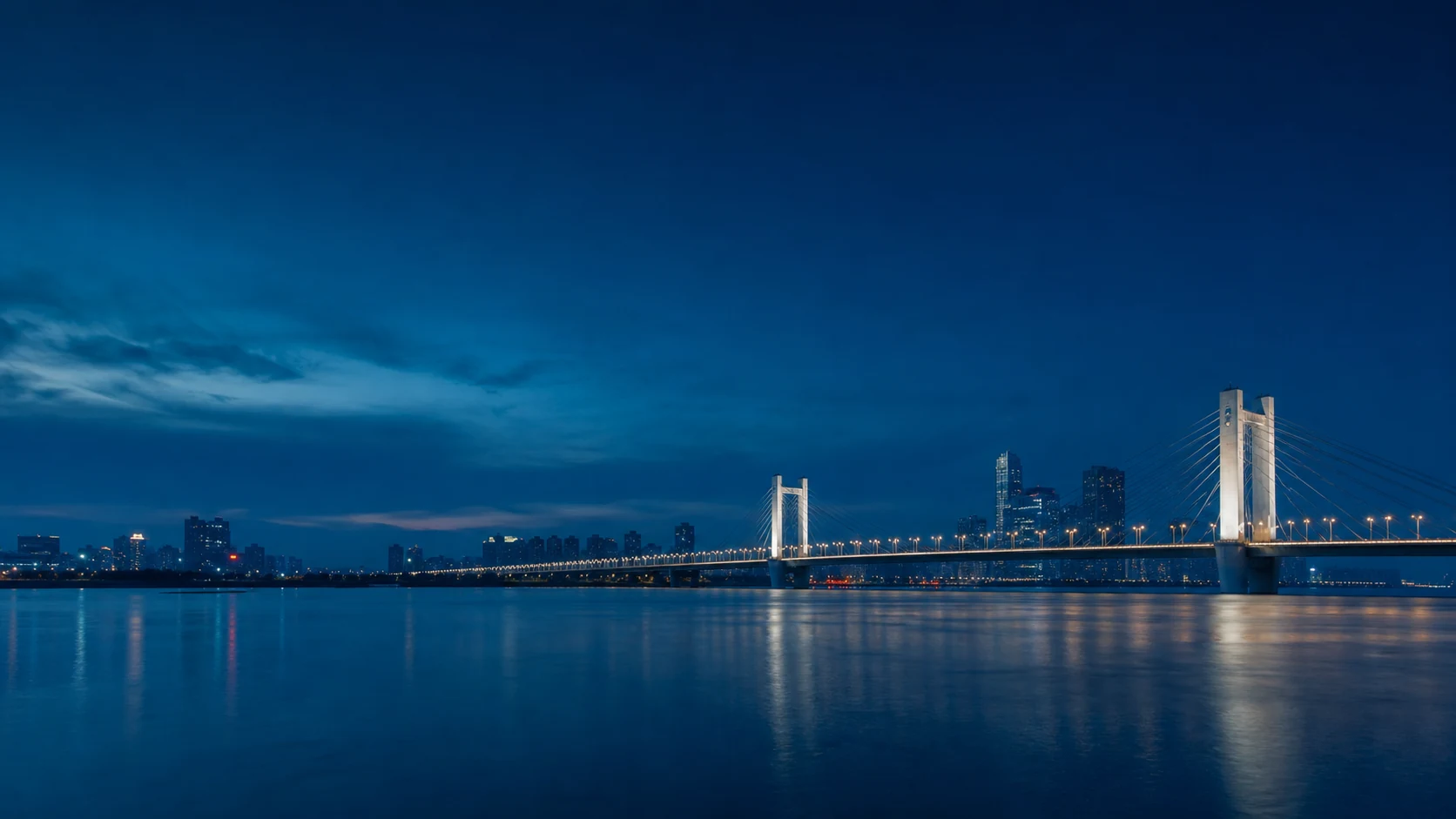 湘江现代城市桥梁夜景